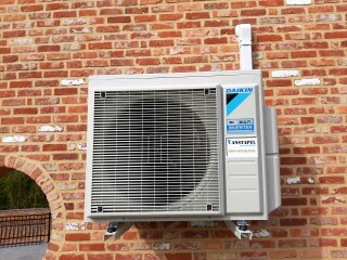 5,2Kw Daikin Multi-Split  buitenunit gekoppeld op  Daikin Stylish en Perfera binnenunit.