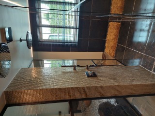 Prachtige badkamer renovatie te Kuringen.