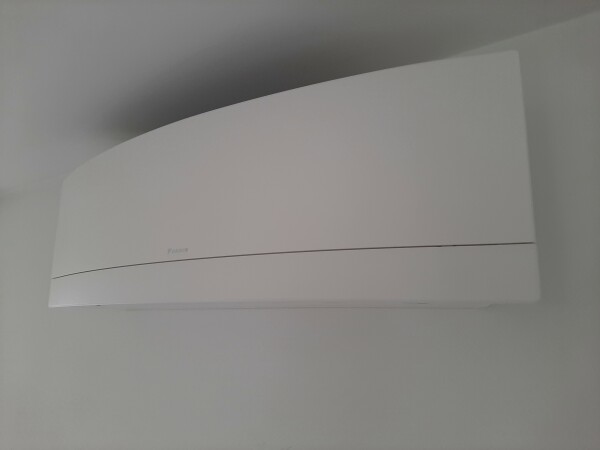 Daikin Emura