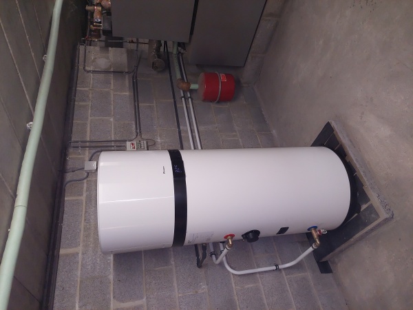 Daikin Altherma Warmtepompboiler 200l te Heers. main image